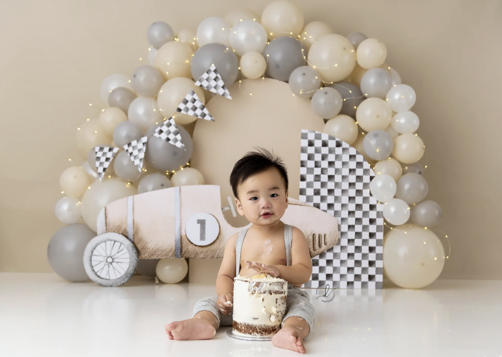 cake smash backdrop with cars